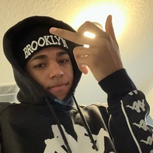 Meet your Posher, Devin